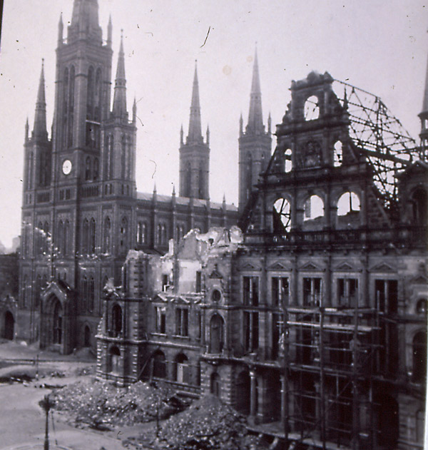 Schloßplatz 1945